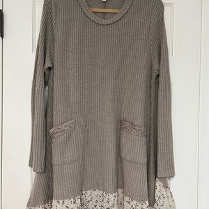 Cozy Ribbed Knit Tunic with Lace Hem